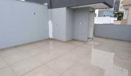 Casa Geminada à Venda em Planalto, Belo Horizonte - MG