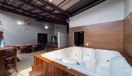 Casa à Venda no Bairro Santa Amélia, Belo Horizonte - MG