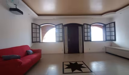 Casa à Venda em Planalto, Belo Horizonte - MG