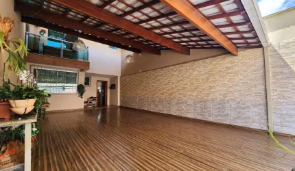 Casa Geminada à Venda no Bairro Santa Amélia, Belo Horizonte - MG