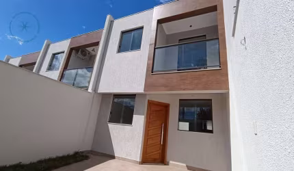 Excelente Casa Geminada no Santa Amélia