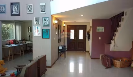 Casa com piscina e 4 suítes em Vargem Grande com Vista para Montanha'