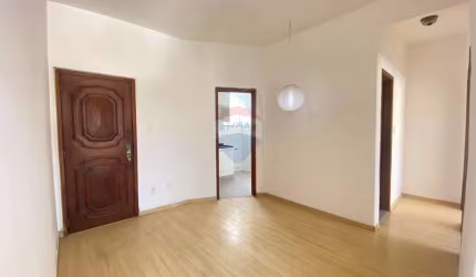 Apartamento a venda com 2 quartos, 2 banheiros, todo reformado, 56m², vista livre em Botafogo