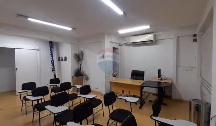2 Lojas Comerciais de Galeria, 46m² total Copacabana, próxima ao metrô!