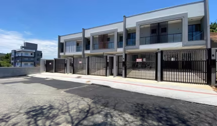 Sobrado Geminado Pronto para Morar á venda, 3 quartos sendo 1 suíte, Bairro Saguaçu –  R$ 575.000,00