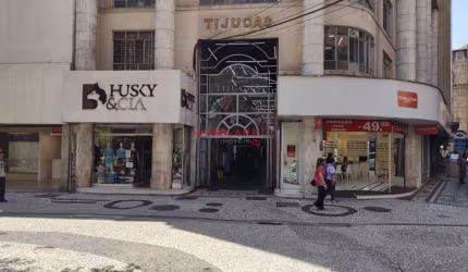 Sala comercial à venda na Avenida Luiz Xavier, 68, Centro, Curitiba por R$ 130.000