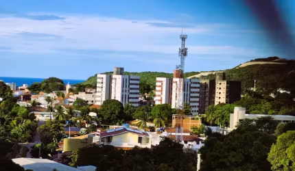 Apartamento reformado em condomínio-clube com vista mar em Ponta Negra