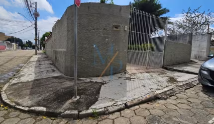 Três casas para venda tem 320 metros quadrados com 5 quartos em Vila São Bento - São José dos Campos - SP