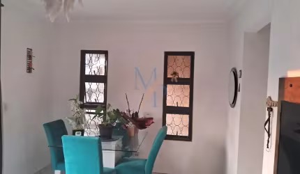 Casa lote inteiro – Rua sem saída -  localizada no Bosque dos Eucaliptos - Zona Sul – SJC