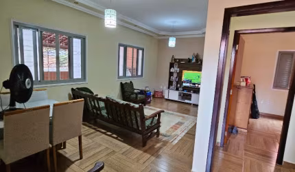 Linda casa lote inteiro em Rua sem saída, muito tranquila - localizada na Reserva do Bosque