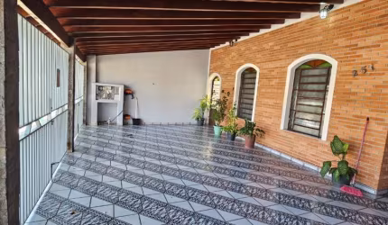 Excelente casa, lote inteiro - Ótima localização,  comércios nas proximidades e vizinhança tranquila
