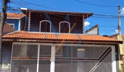 Linda casa com 5 quartos - Próximo a comércios e a 7 minutos do Shopping Vale Sul
