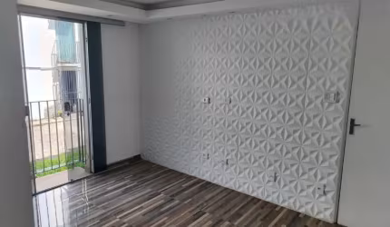 Lindo apartamento com 2 quartos e sala com sacada - Ótima localização, em um condomínio seguro e com muito lazer, contendo 3 piscinas e 4 churrasqueiras