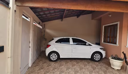 Excelente casa com planejados e aquecimento a gás - Ótima localização, com fácil acesso a Dutra e outras rodovias