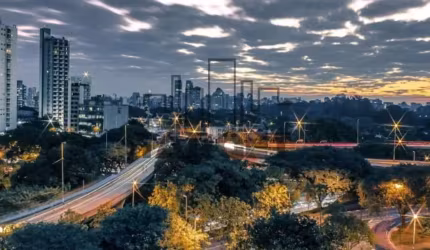 Sala Comercial Paulista. Locação de Escritório Moderno com 441 m²