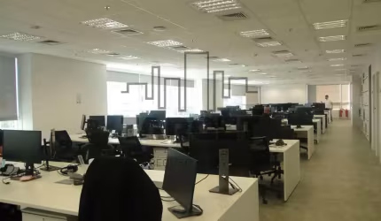Aluguel de Conjunto Comercial Mobiliado na Berrini com 515 m²
