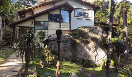 Casa em Meio à Mata Atlântica!