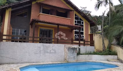 Casa com 3 dormitórios à venda, 198 m² por R$ 850.000 - Cabreúva - Mairiporã/SP