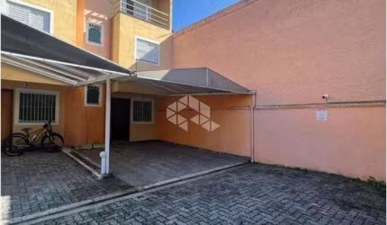 Sobrado no bairro Jardim tem 108 metros com 4 dormitórios