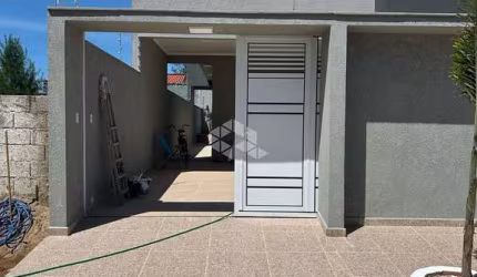 Casa Nova localizada na Rua Argélia - Itanhaém