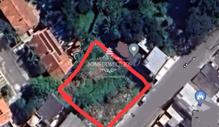 Excelente terreno com 900m já limpo e pronto para o seu projeto! Numa ótima localização em crescimento acelerado.