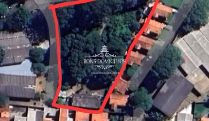 Terreno com 3.200m em região privilegiada próximo a todo tipo de comércios e comodidades. Ótimo tanto para investir como para morar