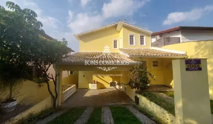 Belíssima casa com 3 dorms. sendo uma suíte, vista livre para a mata e uma casa extra para hóspedes ou locação num condomínio ao lado da Granja