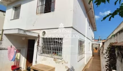 Casa com dois quartos ao lado da estação Morumbi do metrô.