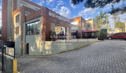 Ponto comercial à venda na Chácara São João, Carapicuíba  por R$ 930.000