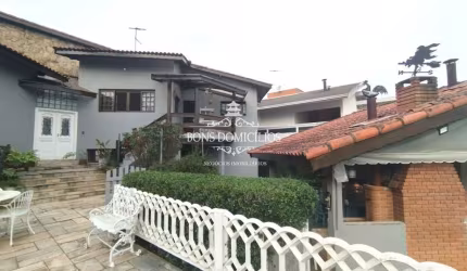 Casa de Condomínio com 3 Quartos e 4 banheiros à Venda, 307 m² por R$ 1.800.000