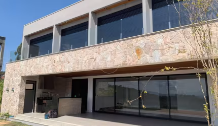 Casa de cinema no condomínio Vila da Mata, um condomínio completo na melhor localização de São Roque