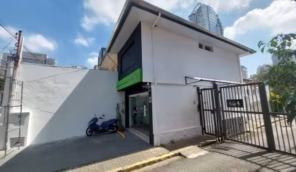 Bela casa para uso comercial ou residencial em uma das ruas mais elegantes da Vila Olímpia / Vila Nova Conceição