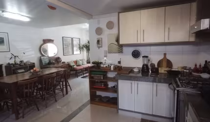 CHARMOSA E ACOLHEDORA CASA 4 DORMS NA GRANJA VIANA ABAIXO DO PREÇO PARA VENDA RÁPIDA