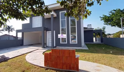CASA COM 03 SUÍTES NO MELHOR E MAIS BEM LOCALIZADO CONDOMÍNIO DA REGIÃO