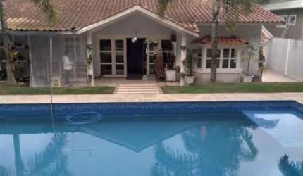 CASA A VENDA PQ DOM HENRIQUE.
