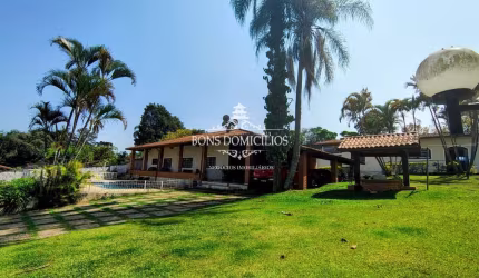 Chácara / sítio com 3 quartos à venda na Chácara Tropical (Caucaia do Alto), Cotia  por R$ 1.990.000
