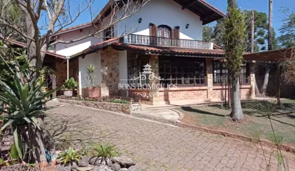 Casa com 4 dormitórios em terreno de 1.000 m na melhor região de Cotia.  Ao lado da Granja Viana.