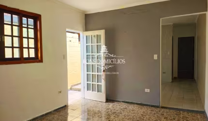 Aluga casa 2 dorms em rua fechada prox. a concessionária Discovel de Cotia