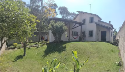 Casa para Venda em Vargem Grande Paulista / SP no bairro CASA ESTILO CHÁCARA NA MELHOR REGIÃO DE VARGEM GRANDE !