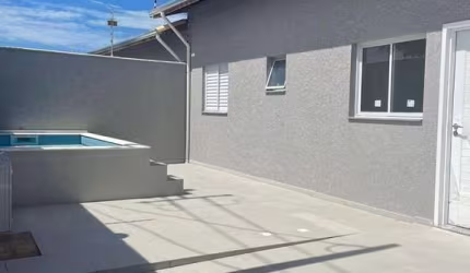 Lindas e novas  casas geminadas com churrasqueira e piscina !!!