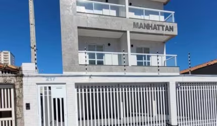 Linda casa na quadra da praia no Caiçara!!!