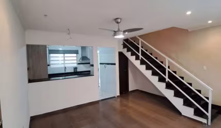 Lindo sobrado em condomínio fechado !!!!