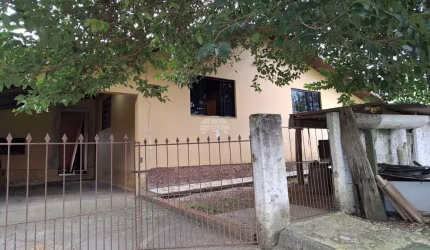 Casa com 2 quartos à venda na RUA BRAGANTINA, 44, Engenheiro Gutierrez, Irati, 96 m2 por R$ 190.000