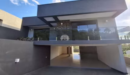 Casa com 3 quartos para alugar na Rua João Odair Mosele, 171, NHAPINDAZAL, Irati, 219 m2 por R$ 3.896