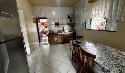 Casa para Venda em Guaramirim, Escolinha, 2 dormitórios, 1 suíte, 2 banheiros, 2 vagas