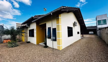Casa para Venda em Guaramirim, Avai, 2 dormitórios, 1 suíte, 2 banheiros, 2 vagas