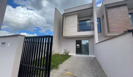 Sobrado para Venda em Guaramirim, Bananal do Sul, 3 dormitórios, 1 suíte, 2 banheiros, 1 vaga