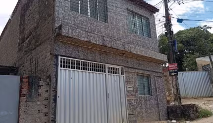 Casa duplex com 3 quartos sendo 2 suítes, na Tabajara