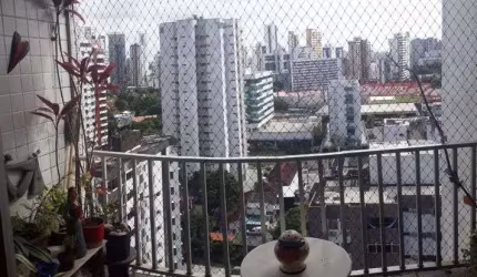Apartamento andar alto de 3 quartos, nas Graças.
