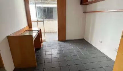 Apartamento com 4q sendo 1 suíte, na Tamarineira.